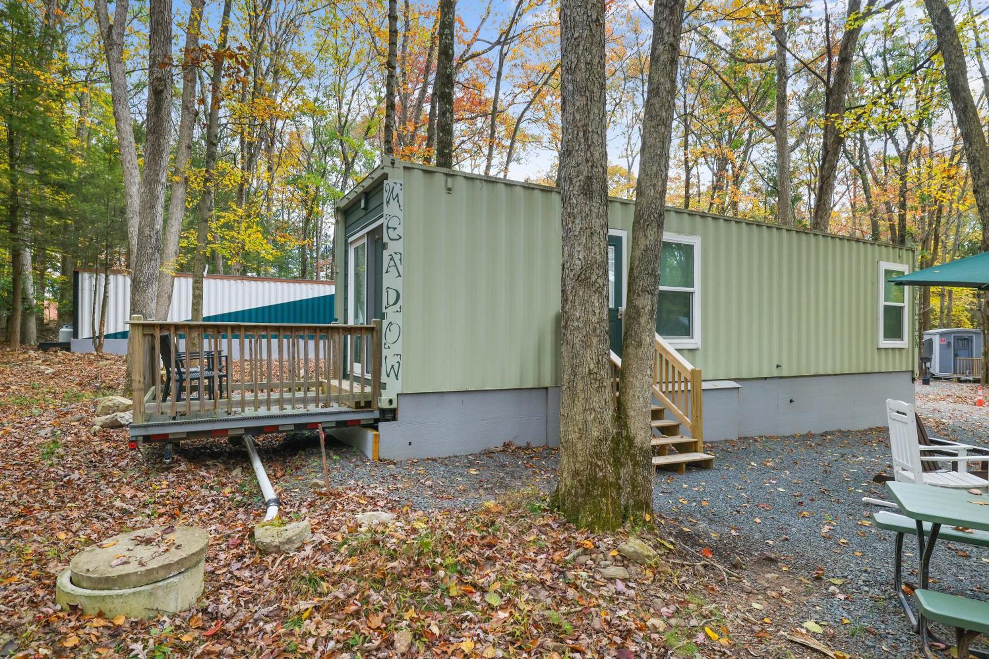 Camptel Poconos Lodging Hotel Albrightsville Exterior photo