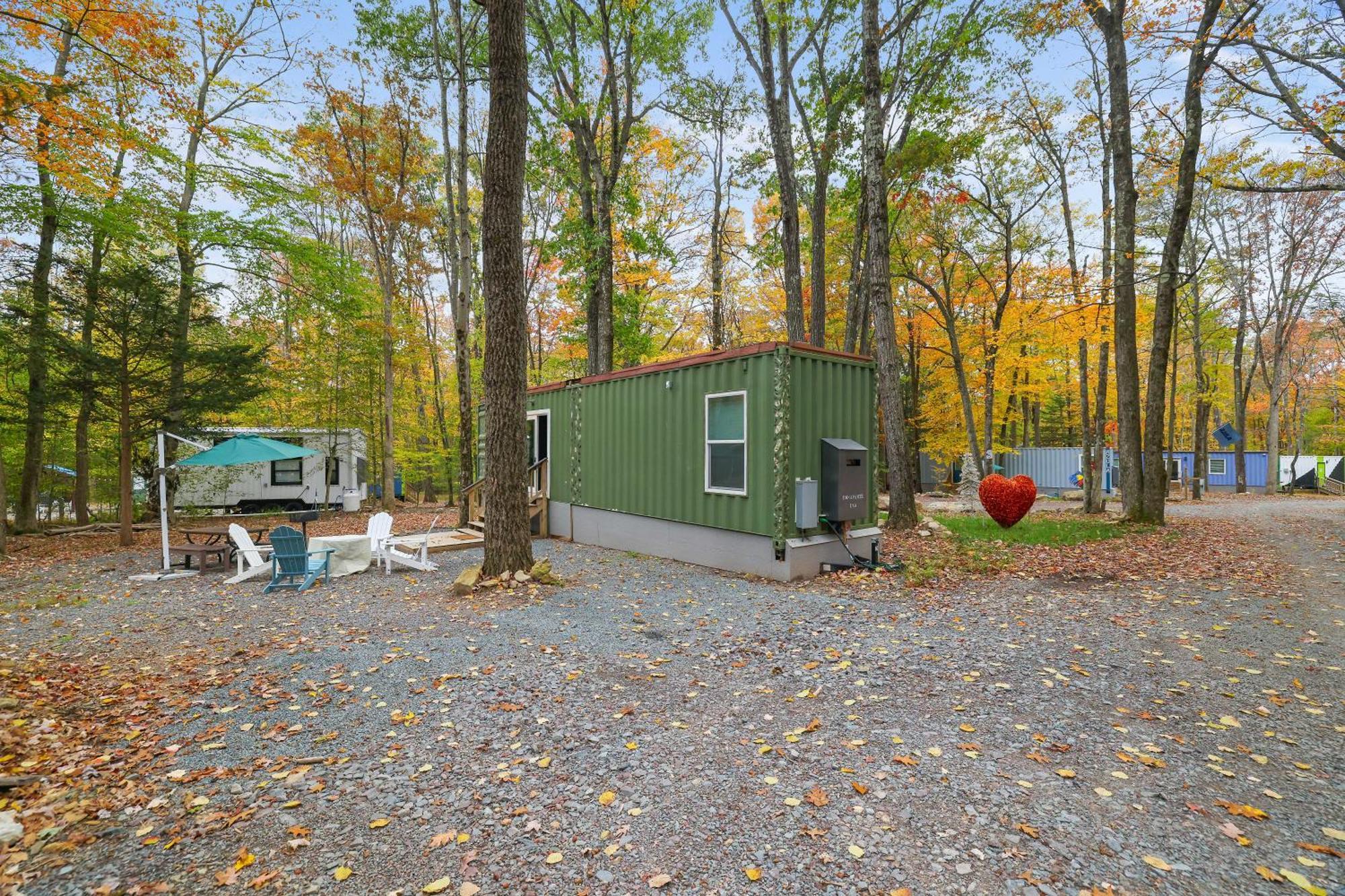 Camptel Poconos Lodging Hotel Albrightsville Exterior photo