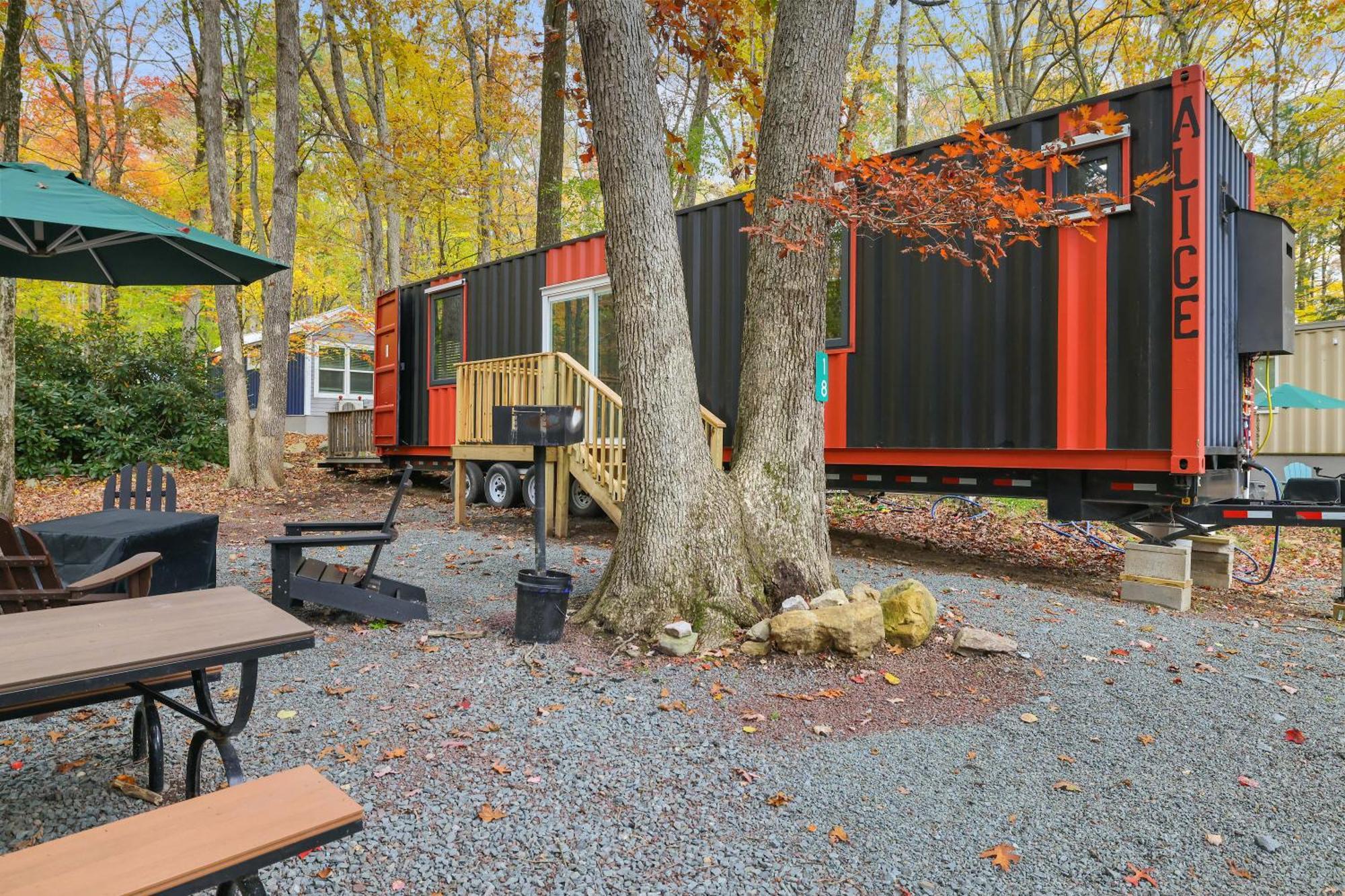 Camptel Poconos Lodging Hotel Albrightsville Exterior photo